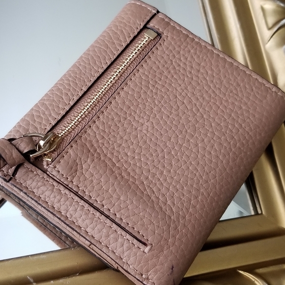 ❗Kate Spade Tan Trifold Pebble Leather Wallet with Gold Details❗ - Picture 6 of 7